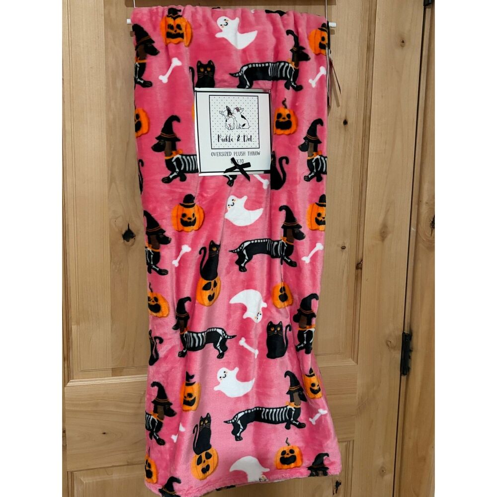 Pickle & Dot Pink Halloween Skeleton Dachshund Plush Throw Blanket 60"x70" NWT - Picture 2 of 4